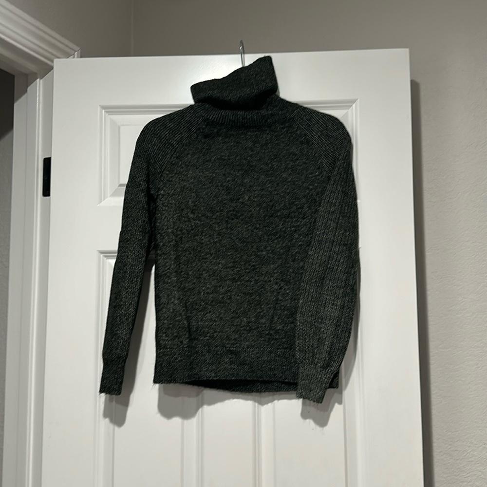 Light black turtle neck sweater